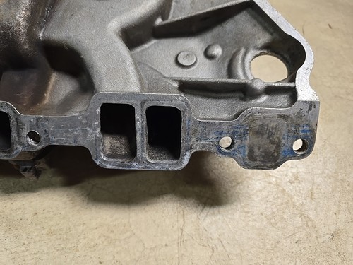 Edelbrock 2101 Performer Small Block Chevy Intake Manifold SBC Chevrolet 350 - Foto 14 di 16