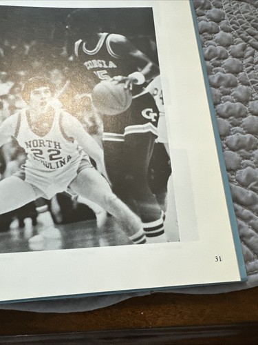 1982 Michael Jordan Commemorative North Carolina Unc Championship - Picture 5 of 7