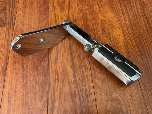Harley Daviidson 82-94 FXR OEM Chrome Highway Mounts with Willie G Pegs - Foto 13 di 24