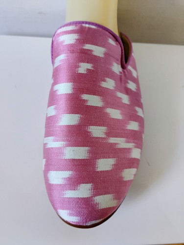 Zapatillas Ikat Artemis Design Co rosa orquídea seda 10 reg $298 nuevas sin caja. - Imagen 9 de 16
