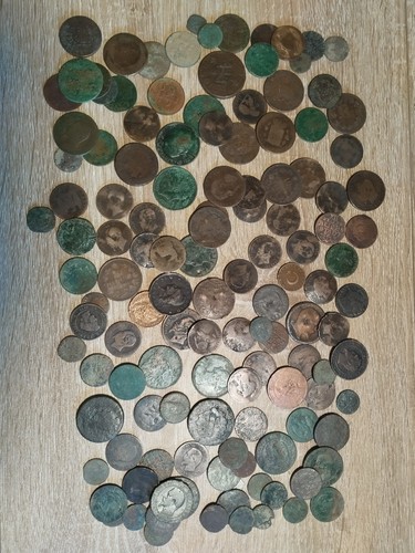 Gros Lot de monnaies anciennes Bronze à trier , Environ 700 Grammes.
