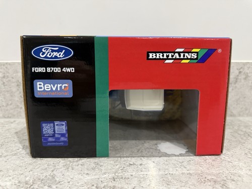 Britains Farm - Ford 8700 4WD (Ltd Ed) Tractor - 1:32 Scale - 43409 - New/Mint - Picture 2 of 4