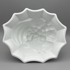 Large White Vintage Jelly Mould Grapes Banana Fruit Design Home Kitchen Decor