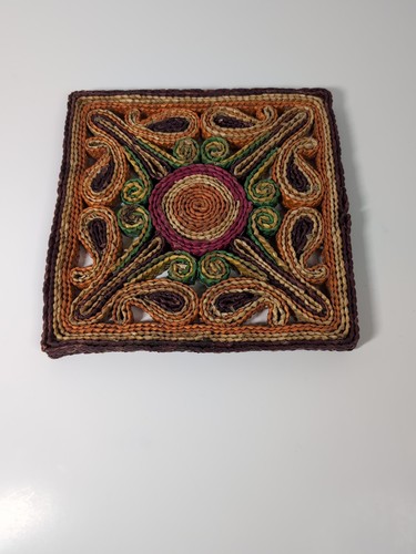 Vintage 70s Woven Wicker Raffia Trivet Hot Pad Ethnic Boho Kitchen Colorful A150 - Imagen 2 de 3