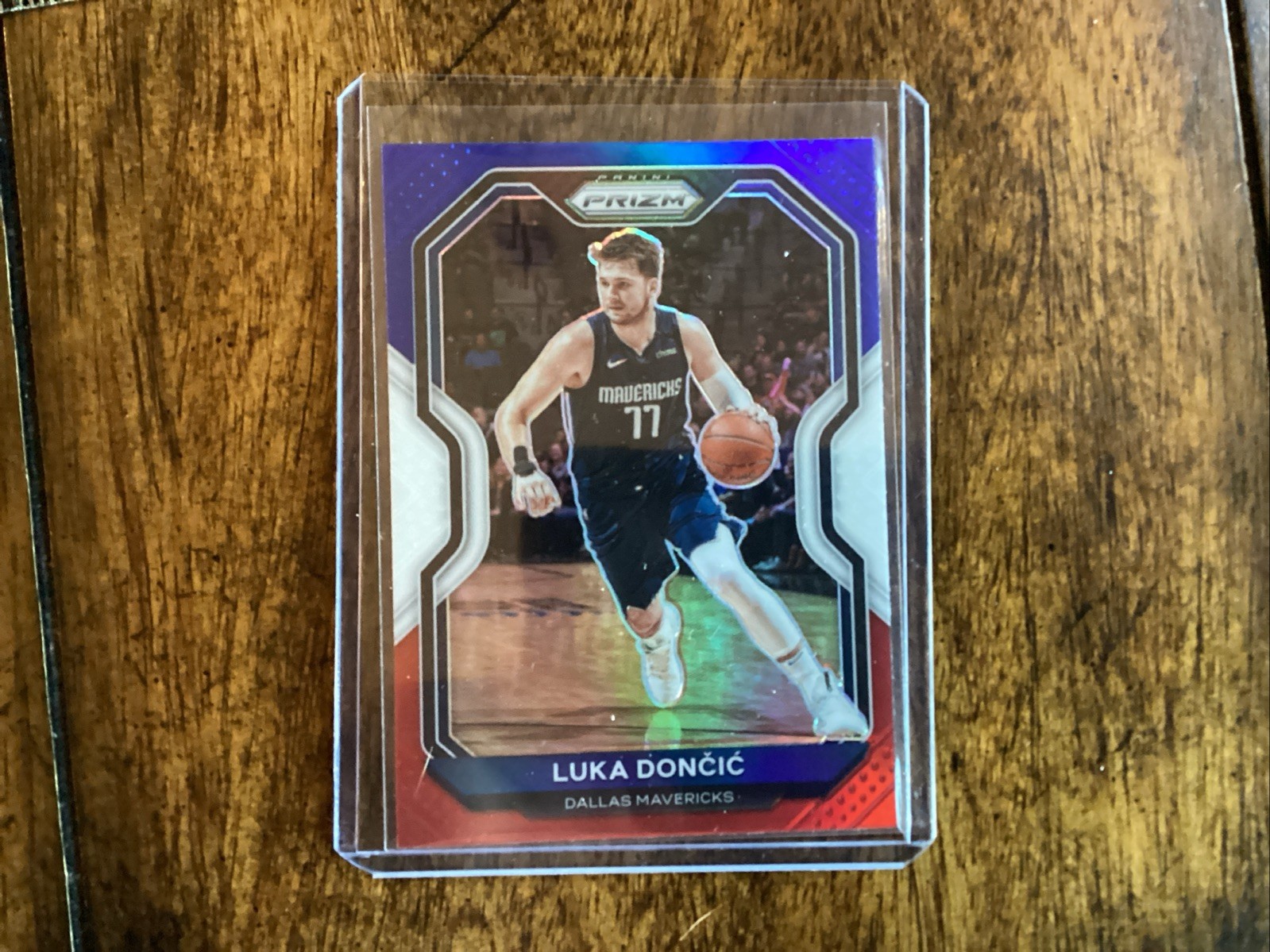 Luka Doncic 2020–21 Panini Prizm Basketball Refractor Red/White/Blue #32