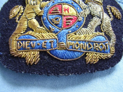 Mützenabzeichen Royal Wappen Royal Shield of the Monarchie Königliches Wappen - Bild 2 von 3