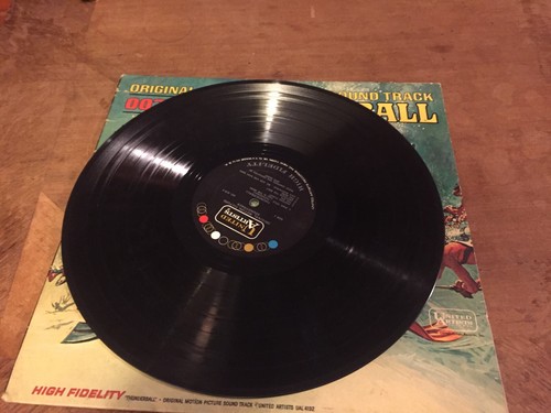 JAMES BOND THUNDERBALL SOUNDTRACK- VINYL- 1965 - Picture 4 of 4