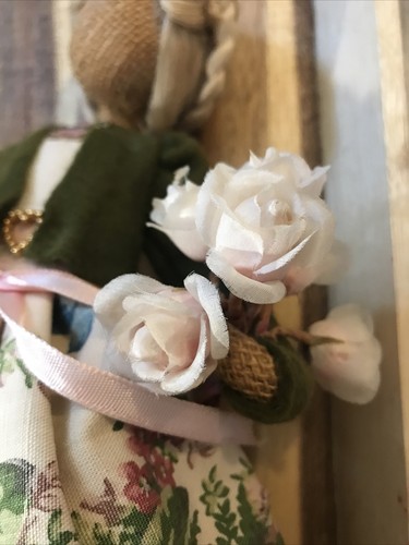 Vintage Faceless Stand-Up Doll. EXELLENT Condition & Beautiful!  Folk Art - Picture 4 of 6