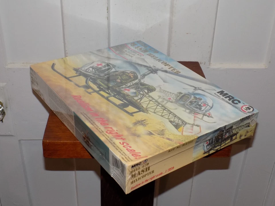 Vintage 1993 MASH Bell 47D Helicopter MRC Model Sealed In Box! - Image 2 of 4