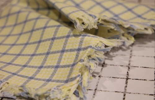 Juego de servilletas de tela a cuadros/4 flecos azul y amarillo francés campo 15x15" algodón - Imagen 4 de 5