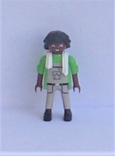 Playmobil City Life 1 x Dark Skinned Working Man  Towel  Good Condition