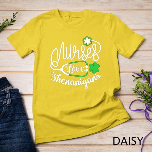 Camiseta Unisex Nurses Love Shenanigans Divertida Día de San Patricio Suerte Enfermería - Imagen 4 de 15