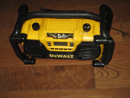 Dewalt DC013 Cordless/Corded Radio Charger - 110V - BLUETOOTH UPGRADED - Picture 2 of 12