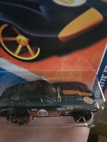 Hot Wheels Corvette Grand Sport 2/10 2011 Faster than Ever - Picture 3 of 7