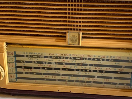 1950's Original Vintage AWA Valve Radio Burgundy Model # MO 3219 Australia Works - Picture 3 of 19
