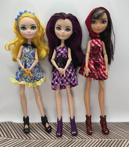 Ever After High Enchanted Picnic Set Blondie Lockes , Cerise Hood & Raven Queen - Picture 2 of 6