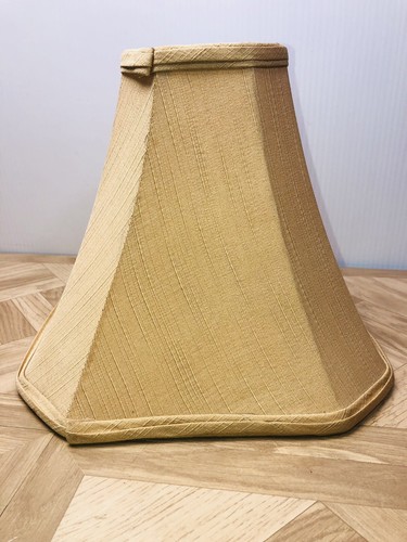 Abat-jour tissu beige 10" de haut forme cloche lambrissé araignée laveuse - Photo 6/18