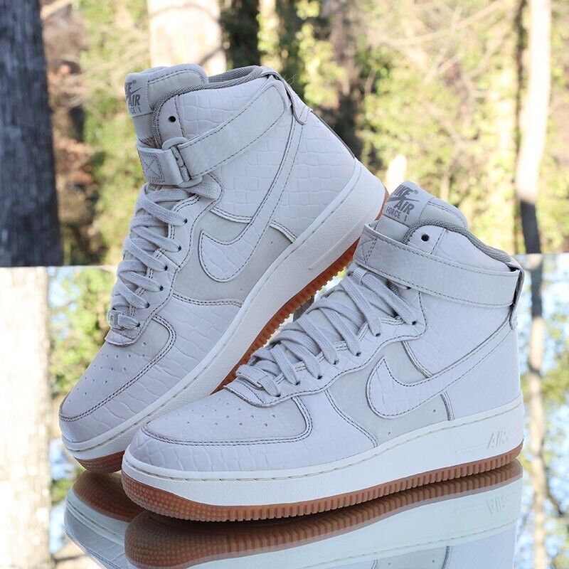 Nike Air Force 1 High Premium Oatmeal Women’s Size 7.5 Khaki Sail 654440-112 Nike Air Force 1 High Premium Oatmeal Women’s Size 7.5 Khaki Sail 654440-112