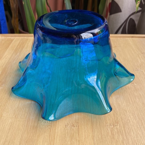 Vintage Blenko BOWL Hand Blown Turquoise BLUE Glass Ruffled Rim 8” #3744x - Picture 4 of 7