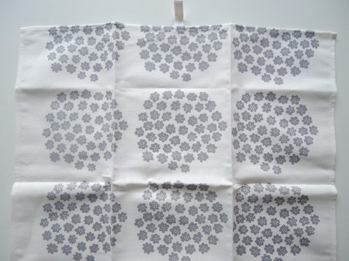 Toalla de té gris Marimekko Puketti x 2 piezas. Tela Annika Rimala - Imagen 3 de 5
