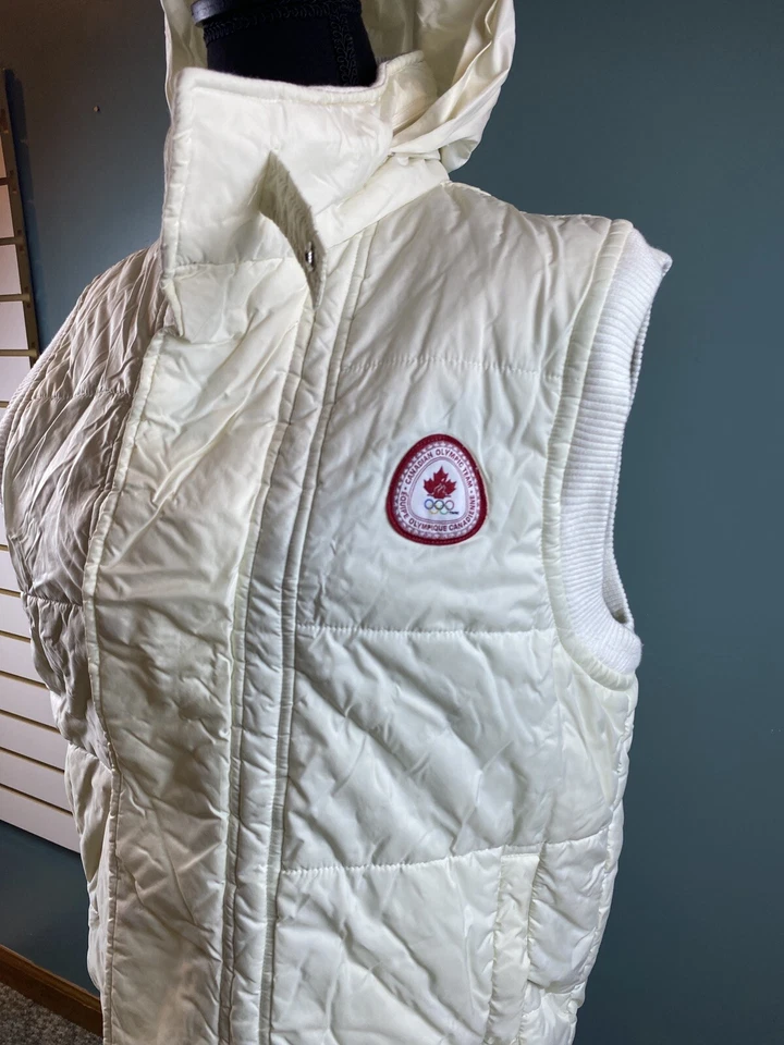 Canadian Olympic Team HBC 2006 Hooded Vest Jacket Women’s Size Medium Winter - Image 3 of 4