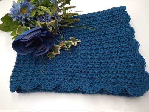 Copertina Neonato Uncinetto misto lana 85% merinos blu petrolio misura 80 x 69 - Foto 2 di 10