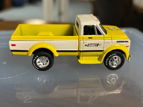 M2 Machines Mr. Gasket 1970 Chevrolet C60 Truck - Picture 2 of 9