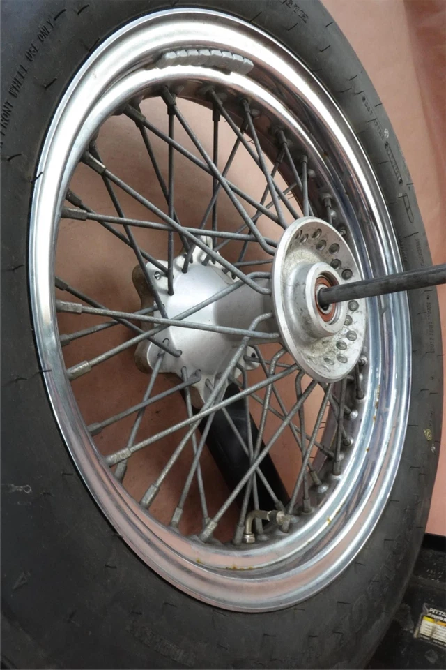 Llanta delantera Dunlop 130/90-16 Suzuki Boulevard C50 VL800 2005-2009 Foto 4 de 4