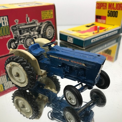 BRITAINS FARM 9527 FORD SUPER MAJOR 5000 DIESEL TRACTOR -BLUE 1:32- FAIR IN BOX - Imagen 11 de 14