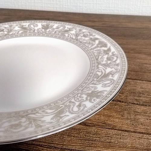 Wedgwood Florentine Platinum 20.5Cm 2 Pieces - Picture 4 of 11
