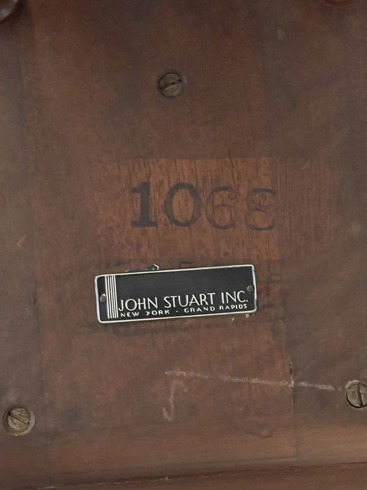 Mesa de pedestal John Stewart Inc. Mediados de siglo. Hallazgo raro. 30x28 Foto 3 de 3