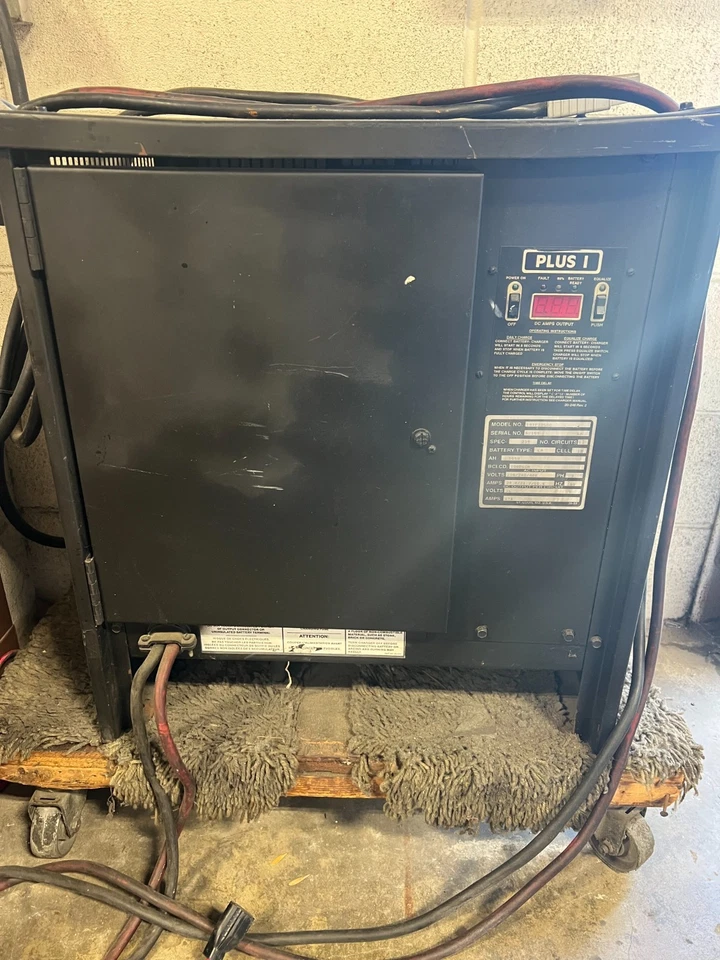 Carretilla elevadora eléctrica de pie Raymond Dockstocker DSS-350TT 3500 lb. Tapa. 36V Foto 4 de 4