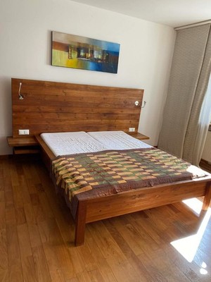 Holz Doppelbett aus sehr gut Holz,sehr stable,bequem,Brauen Farbe,160cm,200 cm