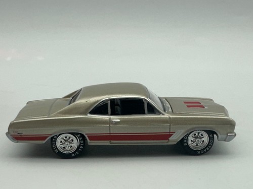 Johnny Lightning 1967 Buick GS 340, 1:64, Nice - Picture 6 of 10