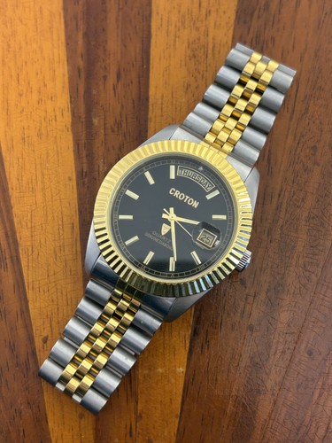 Croton Uhr Herren gold silberfarben schwarzes Ziffernblatt Tag Datum Diamant 40mm neue Batterie