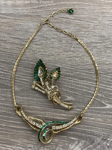 Vintage Coro Gold Tone Green White Stone Necklace Pin Costume Jewelry Set