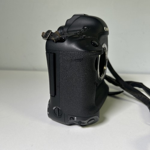 Canon EOS 1DX 18.1MP Professional DSLR Camera Body   17,000 Shutter Count - Picture 5 of 20