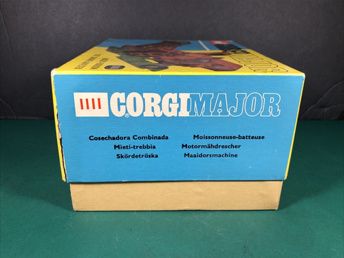 Corgi Major | 1111 | Massey-Ferguson 780 Combine Harvester & Box | Plastic Tines - Picture 12 of 17
