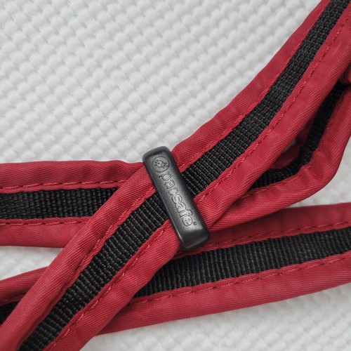 Borsa a mano PACSAFE Citysafe CS100 rossa a tracolla RFID antifurto Exomesh nylon - Foto 8 di 12