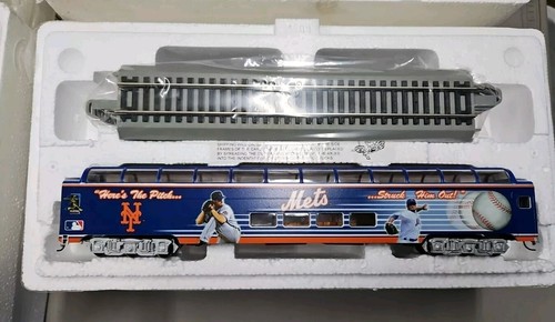 Bachmann HO Hawthorne Village New York Mets 8 Piece Train Set w/Track Never Used - Picture 13 of 13