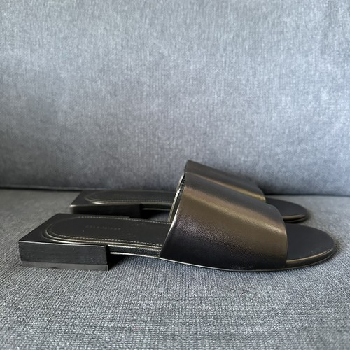 New $650 BALENCIAGA BOX 05 leather slide sandal Size 36, US 7, black