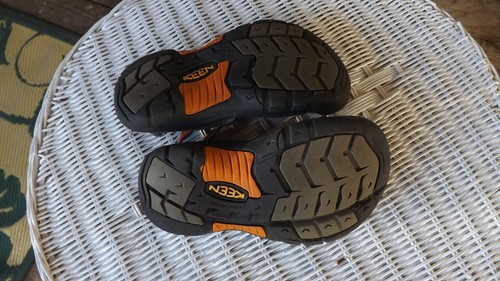 KEEN, Toddler Boy's Gray Leather Sport Sandal, size 12 - Picture 4 of 6