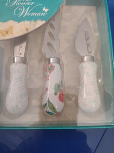 Pioneer Woman 3 Piece Blooming Bouquet Cheese Knife Serving Set - Picture 4 of 4