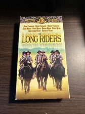 The Long Riders (1980) VHS - Carradine, Keach, Quaid - Jesse James Western