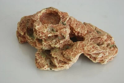 FMR Vivarium Reptile Rock Feeder Cluster 18 x 12 x 5 cms Suitable For All Reptiles