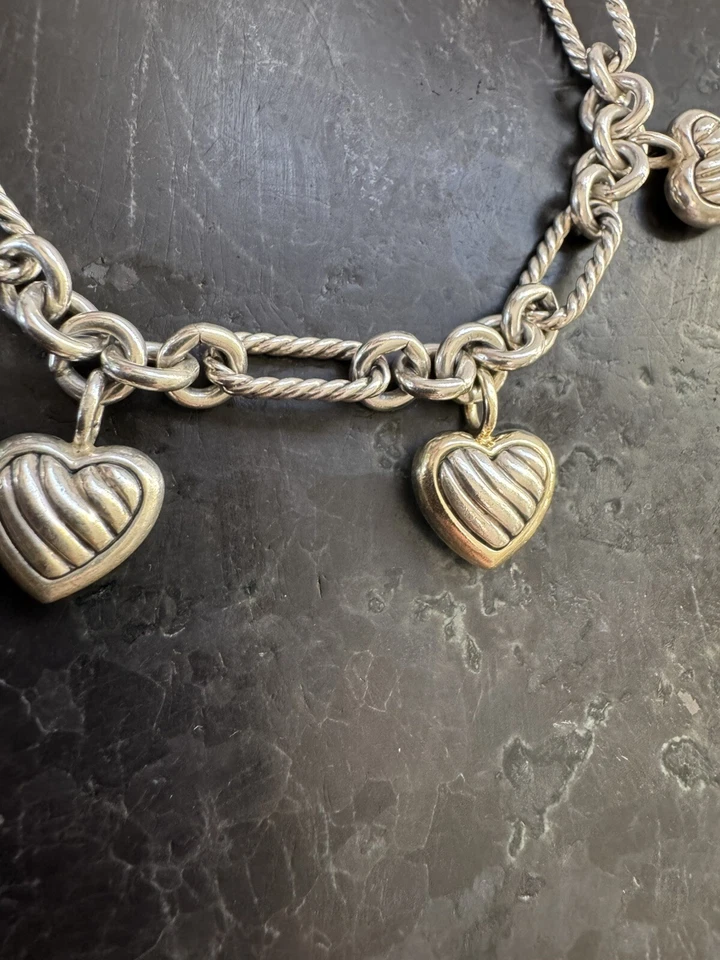 VTG David Yurman Sterling Silver & 18k  Gold Multi Heart Charm Bracelet 8.5” - Imagem 3 de 4