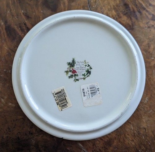Portmeirion Holly And Ivy Covered Vegetable Casserole 1.5Qt - Picture 4 of 11
