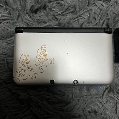 携帯用ゲーム機本体 Nintendo 3DS XL Silver Mario &amp; Luigi Nintendo 3DS XL ConsoleL (Silver Mario & Luigi) - Nintendo