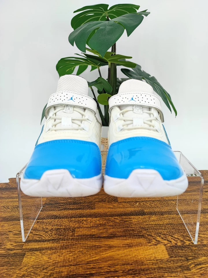 Zapatilla deportiva Air Toddler Jordan 11 CMFT 'UNC' azul talla 10C EE. UU. Foto 2 de 4