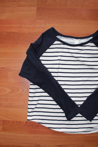 FOREVER 21 Los Angeles Women's Black White Striped Sweatshirt Size Small S EUC - Picture 2 of 8